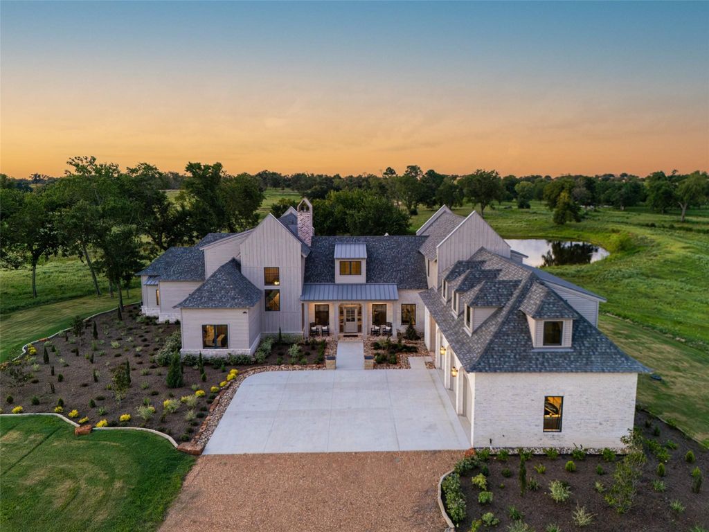 404 Blackberry Ln in Washington