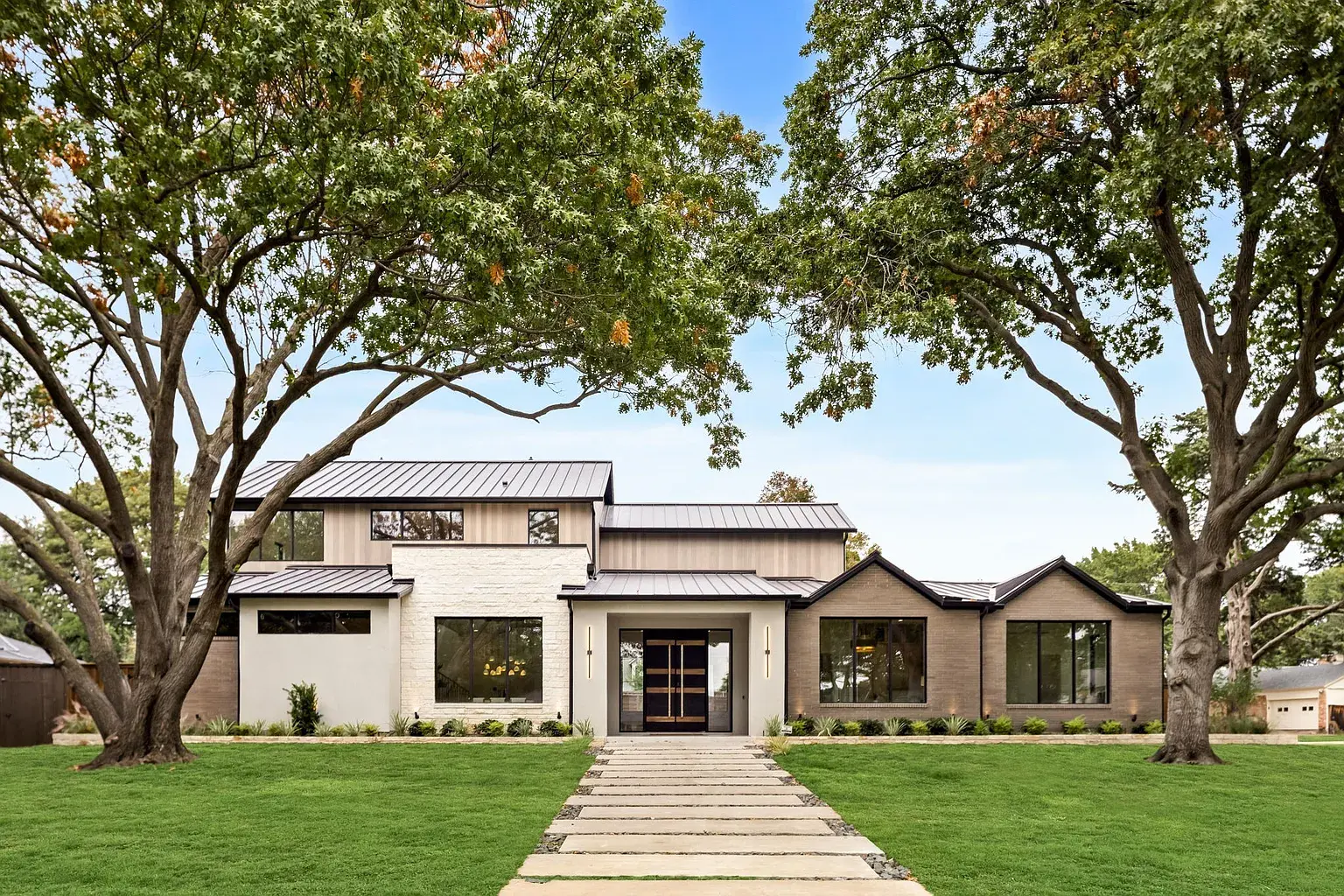 Luxury home in Dallas, TX in Dallas