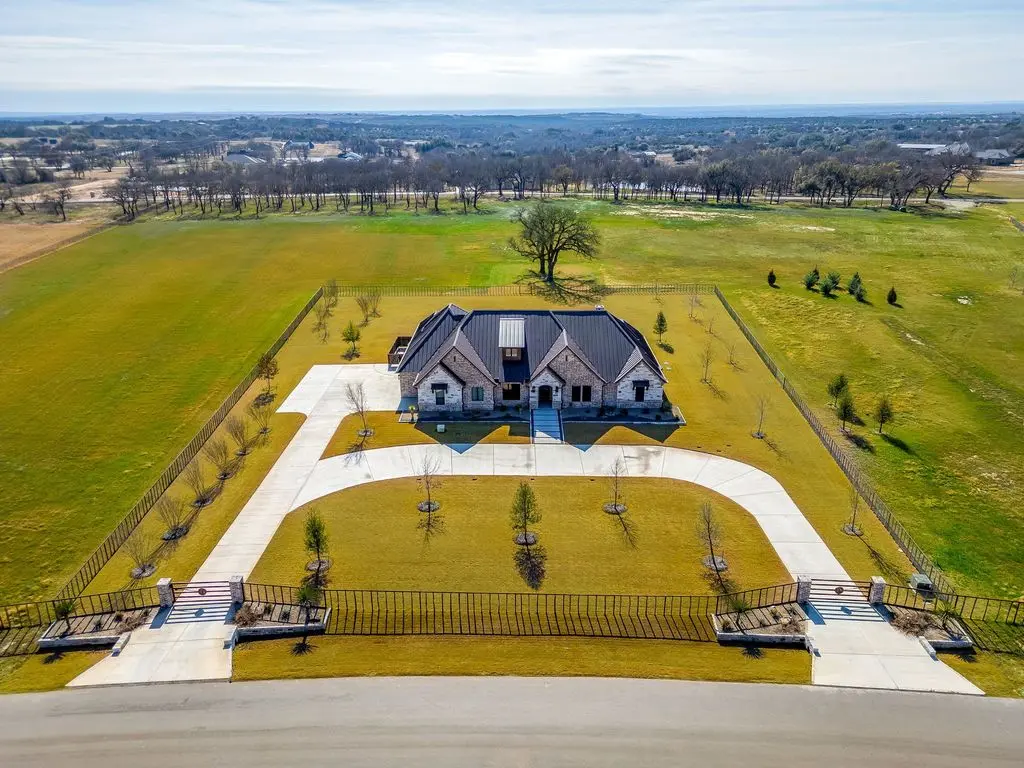 Luxury home in Weatherford, TX in Weatherford