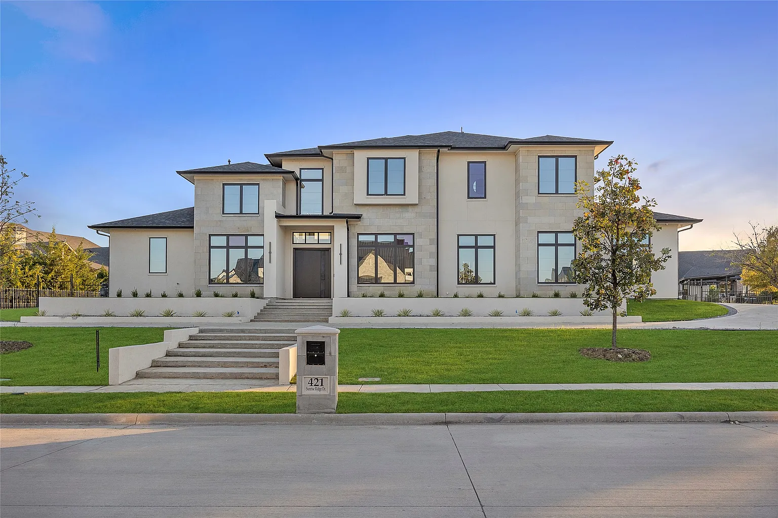 421 Sunrise Ridge Dr in Rockwall